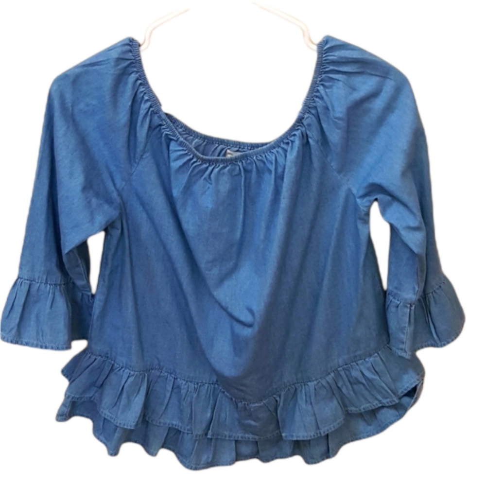 MEBON Ruffled Denim colored blouse